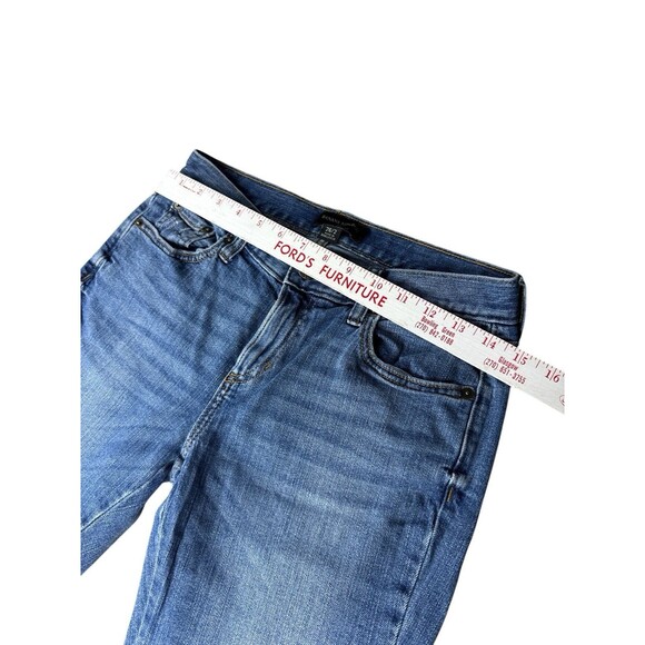 Banana Republic Raw Hem Girlfriend Jean Medium Wash Size 26/2 Relaxed Fit Casual - Picture 4 of 9